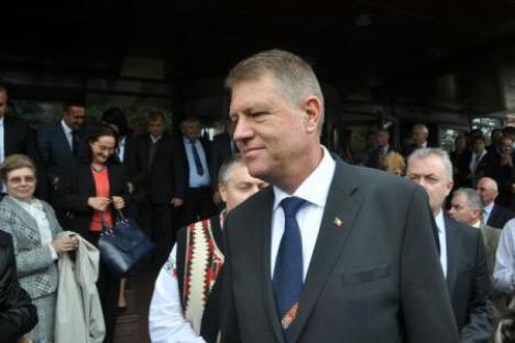 Klaus Iohannis a scăpat de acuzaţia de conflict de interese